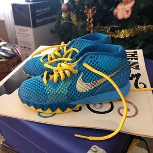 Kyrie Irving basketball ball shoes toddler size 11